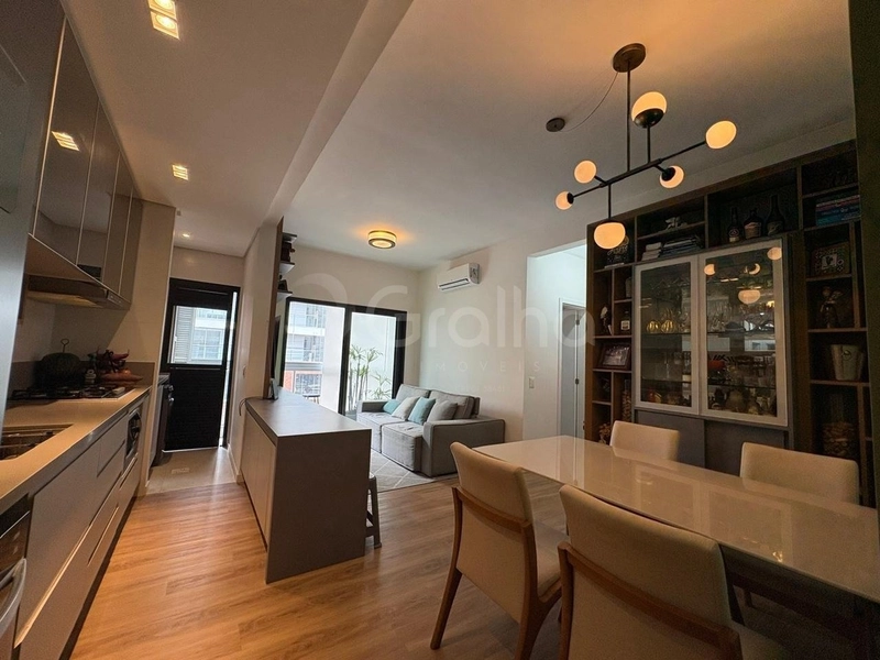 Apartamento com 2 dormitórios, sendo 1 suíte, no Centro: 1ª foto da galeria de imagens do imóvel