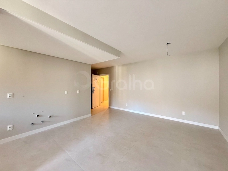 Apartamento com 2 dormitórios, sendo 1 suíte, na Agronômica: 2ª foto da galeria de imagens do imóvel