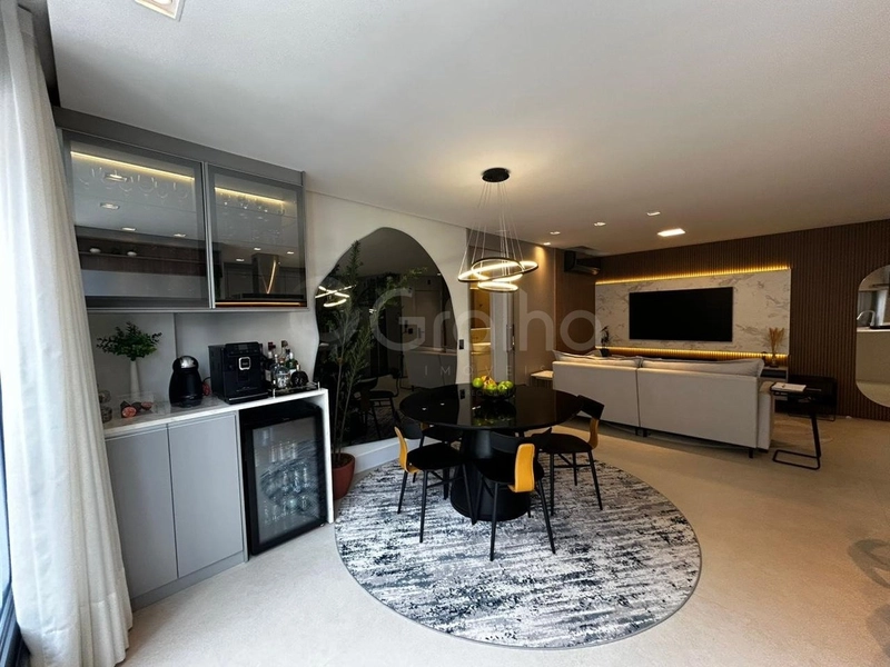 Apartamento com 3 dormitórios, sendo 1 suíte, no Estreito: 1ª foto da galeria de imagens do imóvel