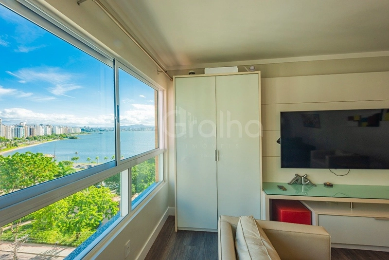 Apartamento com 4 dormitórios, sendo 1 suíte, na Agronômica: 9ª foto da galeria de imagens do imóvel