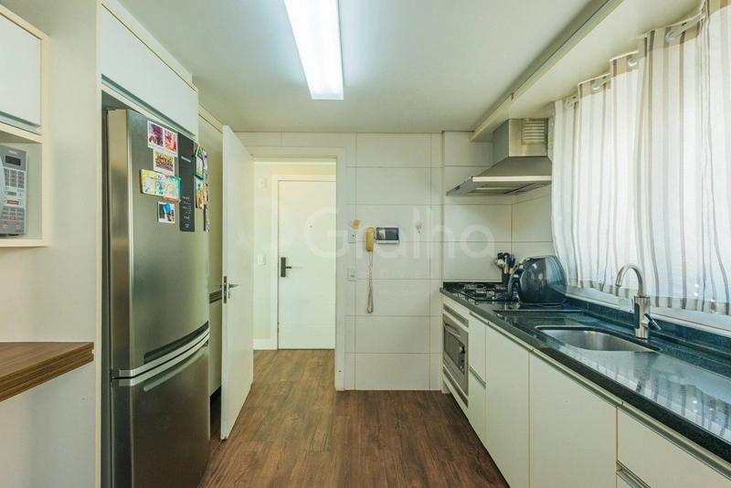 Apartamento com 4 dormitórios, sendo 1 suíte, na Agronômica: 12ª foto da galeria de imagens do imóvel