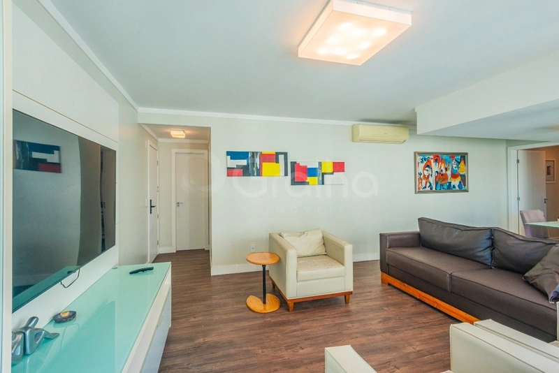 Apartamento com 4 dormitórios, sendo 1 suíte, na Agronômica: 7ª foto da galeria de imagens do imóvel