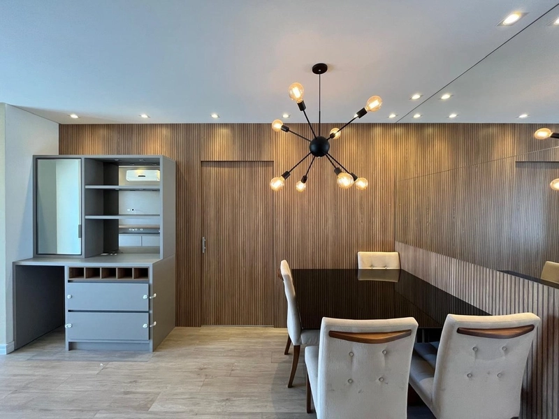 Apartamento com 2 suítes no Centro