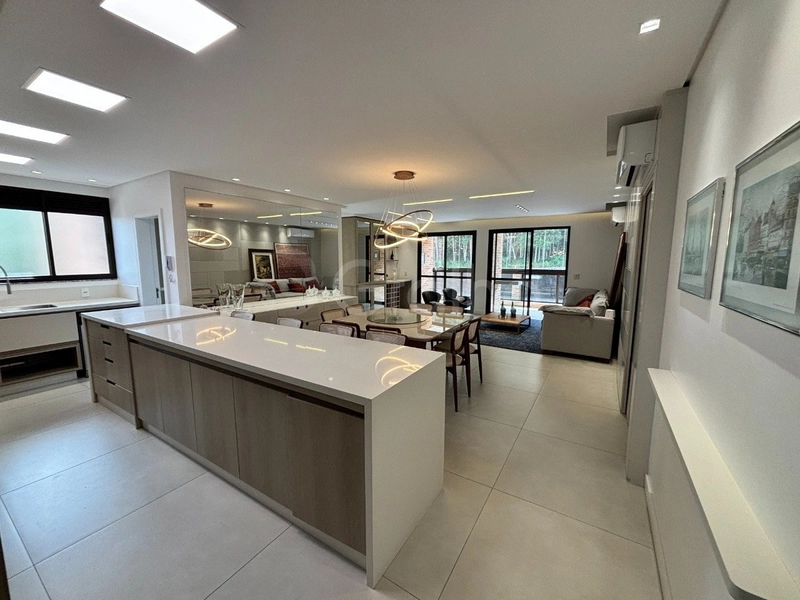 Apartamento com 4 dormitórios, sendo 2 suítes, no Itacorubi: 2ª foto da galeria de imagens do imóvel
