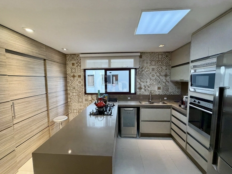 Apartamento com 3 dormitórios, sendo 1 suíte, na Agronômica: 6ª foto da galeria de imagens do imóvel