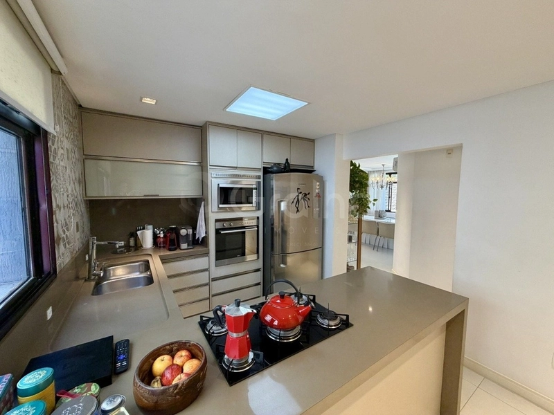 Apartamento com 3 dormitórios, sendo 1 suíte, na Agronômica: 8ª foto da galeria de imagens do imóvel