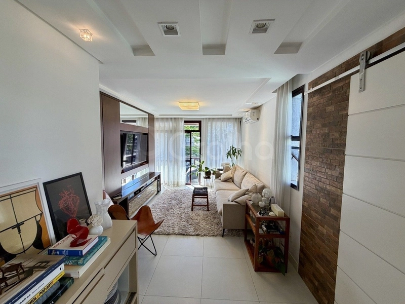 Apartamento com 3 dormitórios, sendo 1 suíte, na Agronômica: 2ª foto da galeria de imagens do imóvel