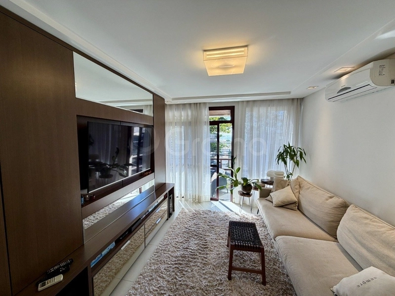 Apartamento com 3 dormitórios, sendo 1 suíte, na Agronômica: 1ª foto da galeria de imagens do imóvel