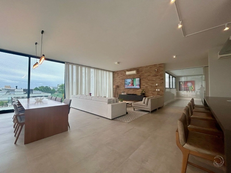 Casa Alto Padrão com 6 suítes em Cacupé