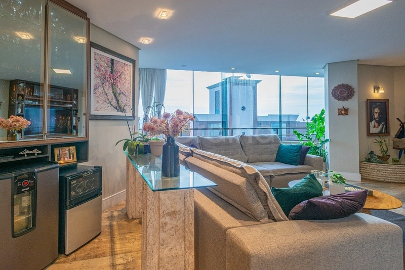 Apartamento com 4 suítes na Beira-Mar: 2ª foto da galeria de imagens do imóvel