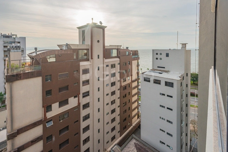 Apartamento com 4 suítes na Beira-Mar: 12ª foto da galeria de imagens do imóvel
