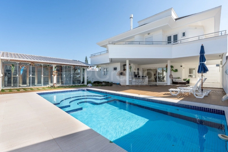 Casa Residencial com 4 suítes  em Jurerê Internacional: 1ª foto da galeria de imagens do imóvel