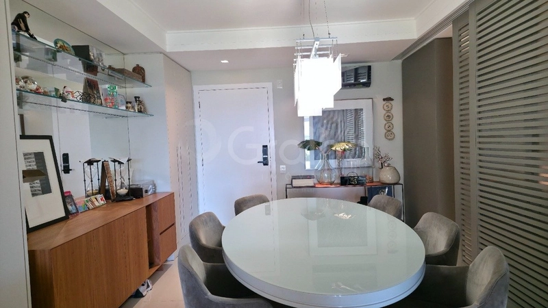 Apartamento com 3 dormitórios, sendo 1 suíte, na Agronômica: 4ª foto da galeria de imagens do imóvel