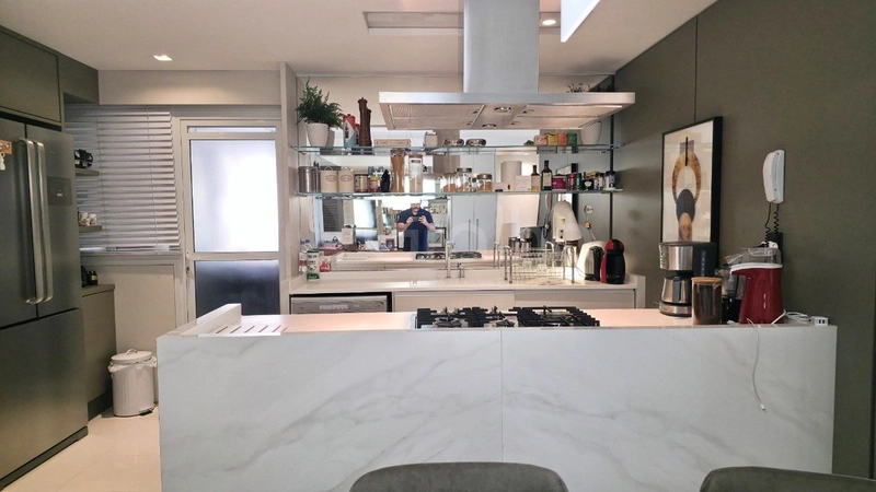 Apartamento com 3 dormitórios, sendo 1 suíte, na Agronômica: 10ª foto da galeria de imagens do imóvel