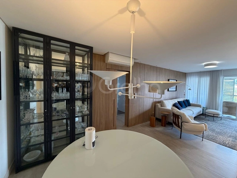 Apartamento com 3 dormitórios, sendo 2 suítes, em Jurerê: 3ª foto da galeria de imagens do imóvel