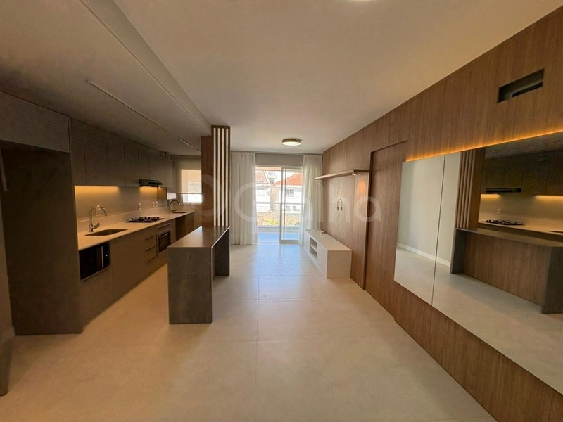 Apartamento com 2 dormitórios, sendo 1 suíte, na Agronômica: 3ª foto da galeria de imagens do imóvel