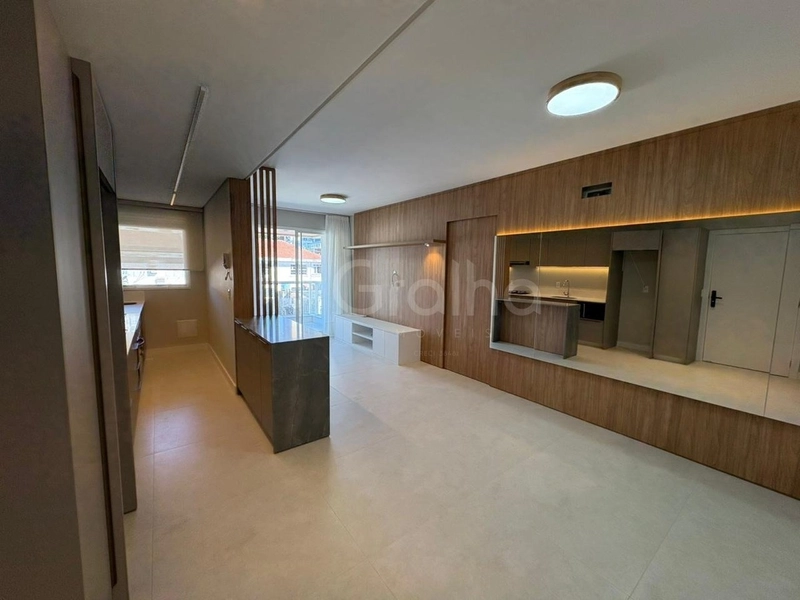 Apartamento com 2 dormitórios, sendo 1 suíte, na Agronômica: 2ª foto da galeria de imagens do imóvel