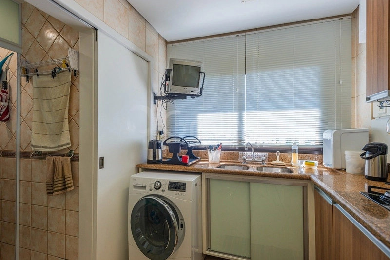 Cobertura Duplex com 3 dormitórios, sendo 2 suítes, na Agronômica: 9ª foto da galeria de imagens do imóvel