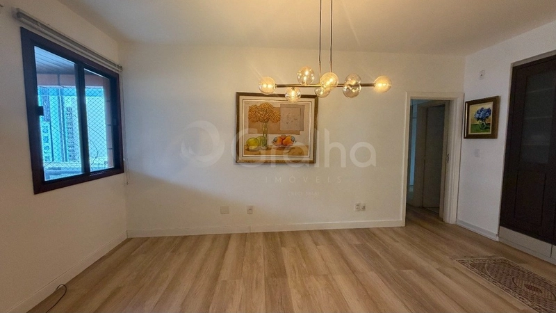 Apartamento com 4 dormitórios, sendo 2 suítes, no Centro: 11ª foto da galeria de imagens do imóvel