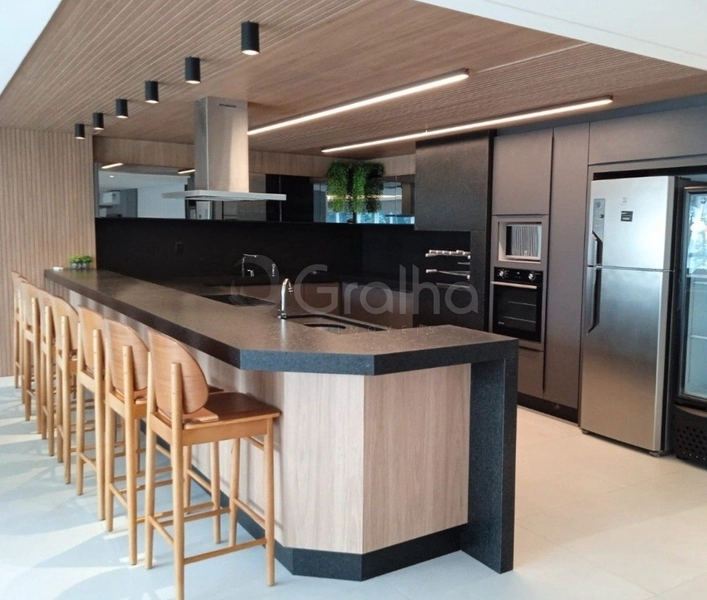 Cobertura duplex com 3 dormitórios, sendo 2 suítes, em Jurerê: 28ª foto da galeria de imagens do imóvel