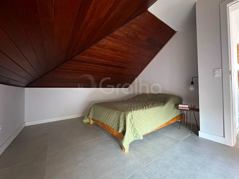 Cobertura duplex com 3 dormitórios, sendo 2 suítes, em Jurerê: 21ª foto da galeria de imagens do imóvel