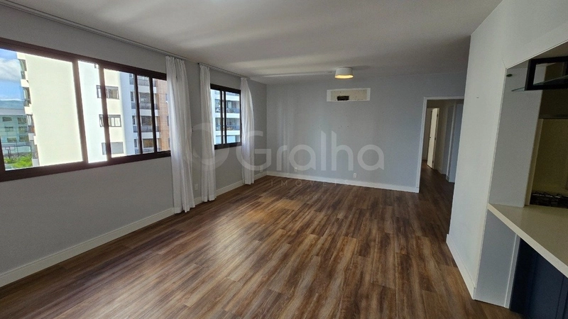 Apartamento com 3 dormitórios, sendo 1 suíte, no bairro Agronômica: 3ª foto da galeria de imagens do imóvel