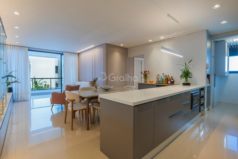 Apartamento com 3 dormitórios, sendo 2 demi-suítes, na Agronômica: 5ª foto da galeria de imagens do imóvel