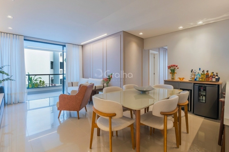 Apartamento com 3 dormitórios, sendo 2 demi-suítes, na Agronômica: 3ª foto da galeria de imagens do imóvel