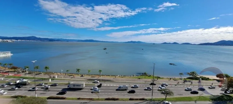 Apartamento na Beira Mar com 2 dormitórios 1 suíte e 1 vaga: 4ª foto da galeria de imagens do imóvel