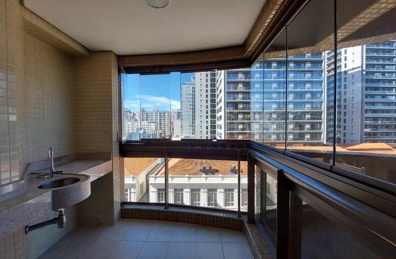 Apartamento  com 3 dormitórios, sendo 1 suíte, no Centro: 3ª foto da galeria de imagens do imóvel