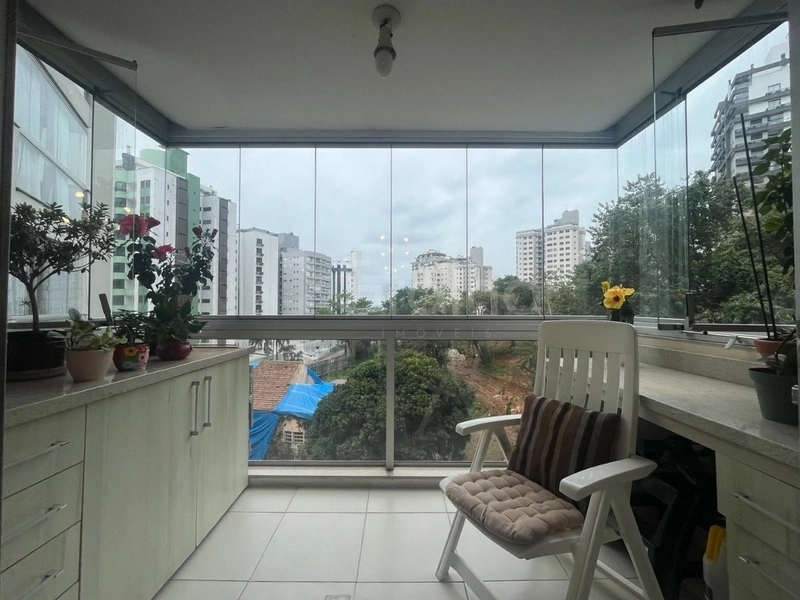 Apartamento com 3 dormitórios, sendo 1 suíte, no bairro Agronômica: 3ª foto da galeria de imagens do imóvel