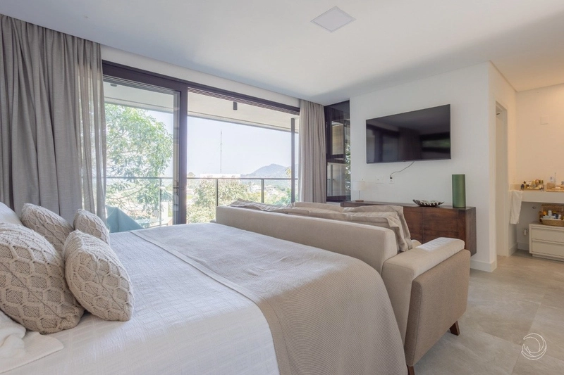 Casa na Costa da Lagoa com 3 suítes e 4 vagas de garagem: 16ª foto da galeria de imagens do imóvel
