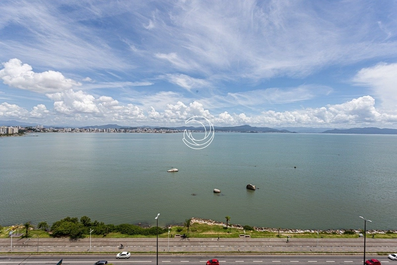 Apartamento com 4 suítes na Beira Mar Norte: 4ª foto da galeria de imagens do imóvel