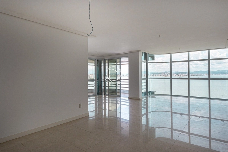 Apartamento com 4 suítes na Beira Mar Norte: 8ª foto da galeria de imagens do imóvel