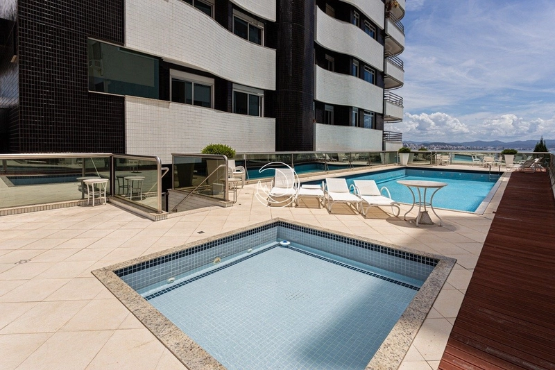 Apartamento com 4 suítes na Beira Mar Norte: 35ª foto da galeria de imagens do imóvel