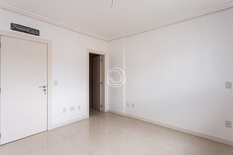 Apartamento com 4 suítes na Beira Mar Norte: 13ª foto da galeria de imagens do imóvel