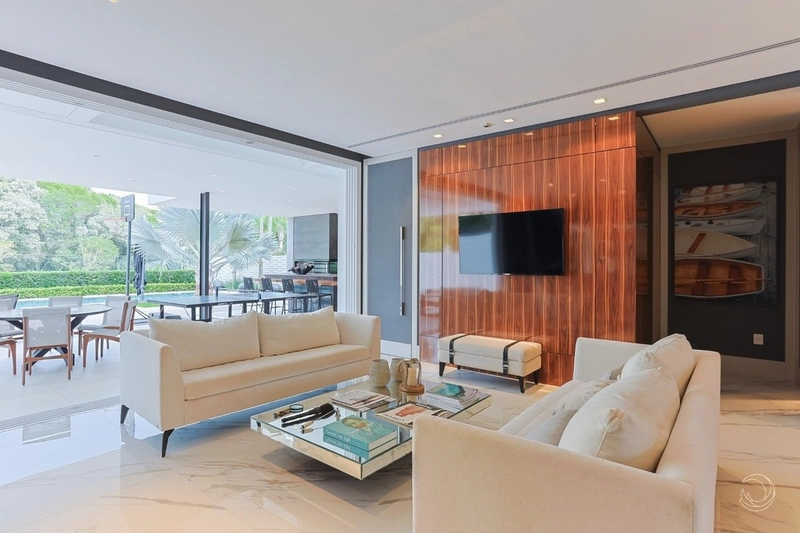 Casa alto padrão à venda em Jurerê Internacional: 4ª foto da galeria de imagens do imóvel