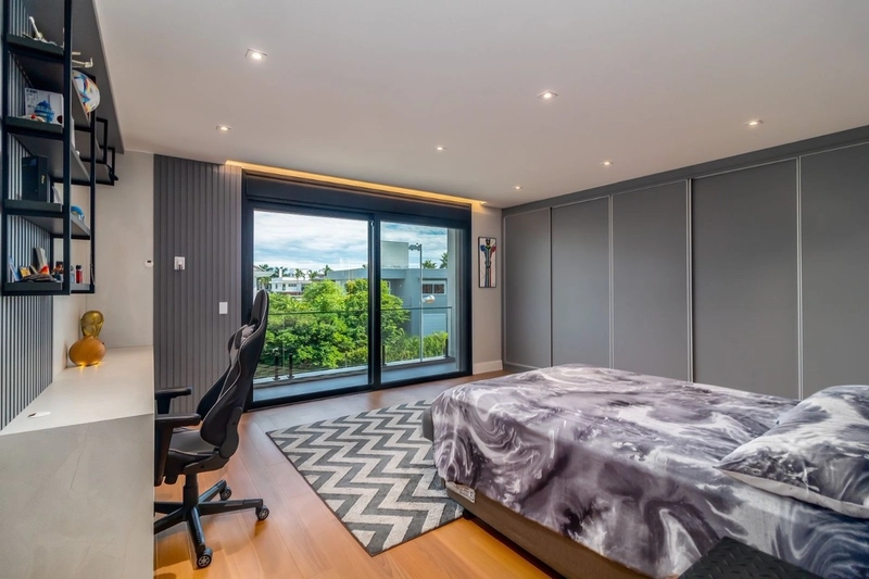 Casa alto padrão em Jurerê Internacional com 4 suítes: 22ª foto da galeria de imagens do imóvel
