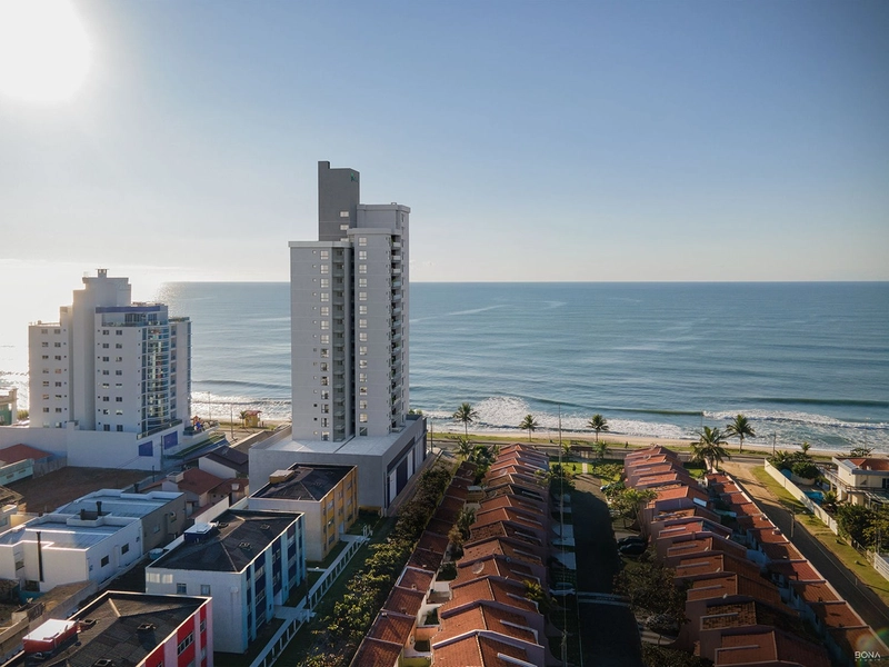 Apartamento frente mar e pé na areia na praia do Tabuleiro