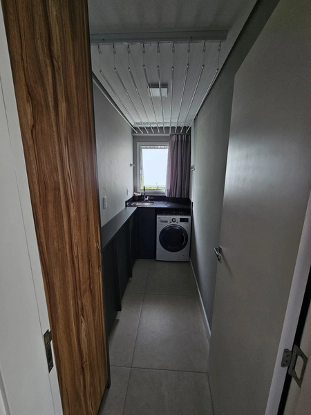 Apartamento na Praia,  30 mts da praia, 02 vagas, 1 suite: 5ª foto da galeria de imagens do imóvel