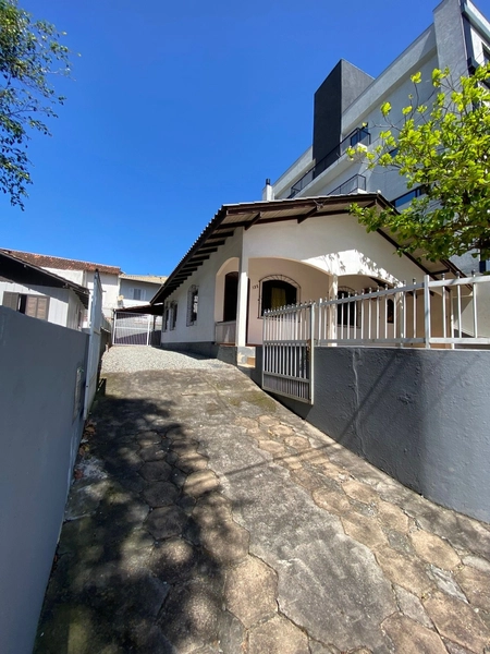 Casa no Centro de Barra Velha: 2ª foto da galeria de imagens do imóvel