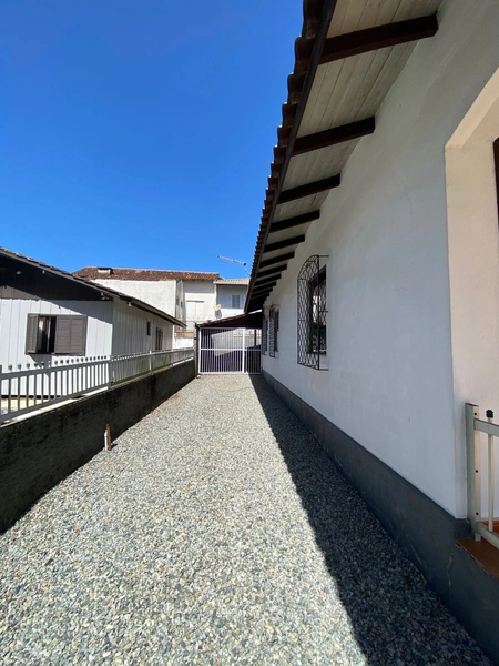 Casa no Centro de Barra Velha: 15ª foto da galeria de imagens do imóvel