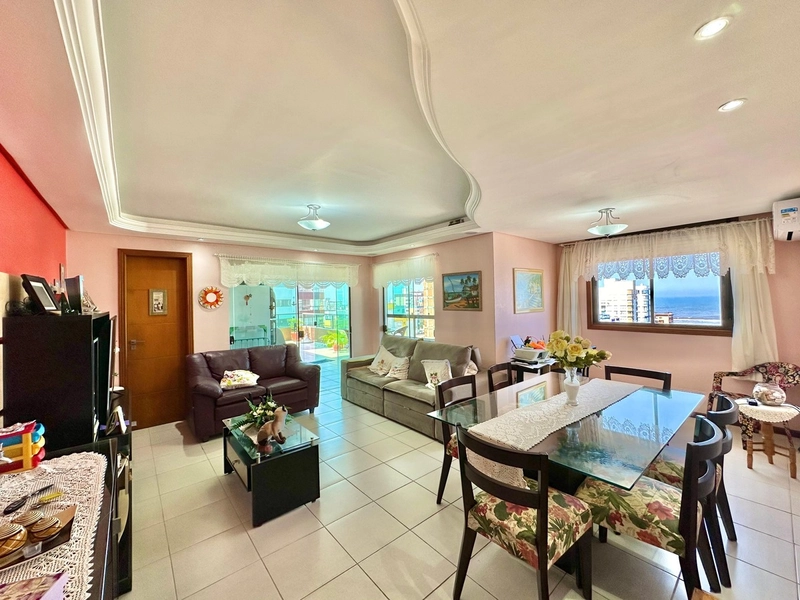 Apartamento com 4 suítes!