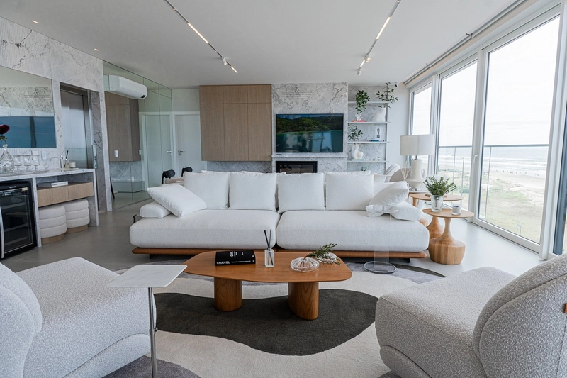 Apartamento de luxo, com 4 dormitórios de frente para o mar!