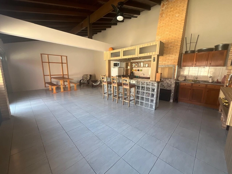 Casa com 4 dormitórios próxima ao mar!: 6ª foto da galeria de imagens do imóvel