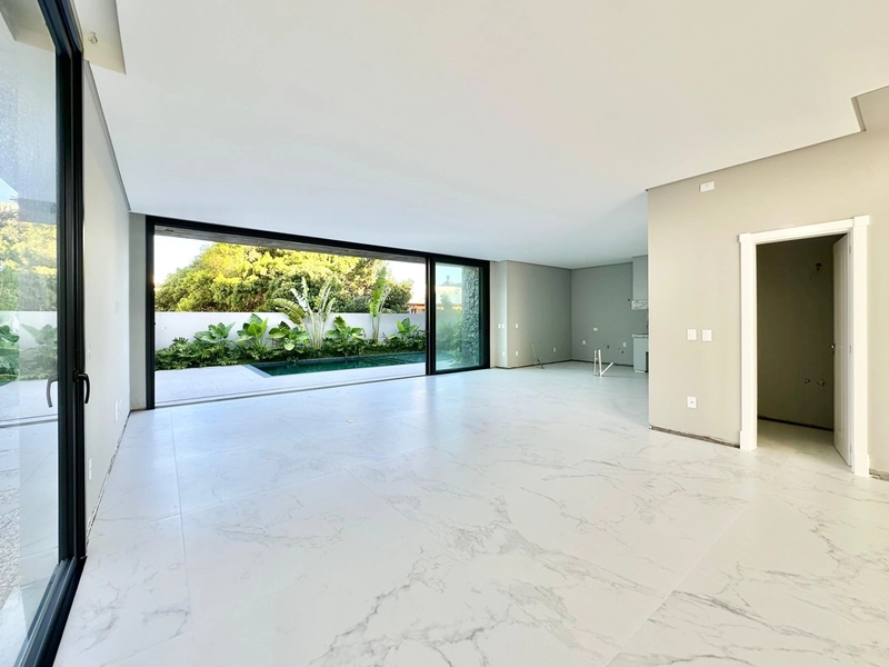 Casa em condomínio com 5 suítes!