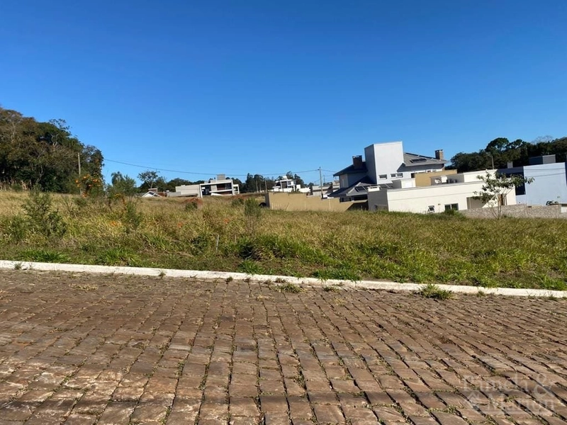 TERRENO: 1ª foto da galeria de imagens do imóvel