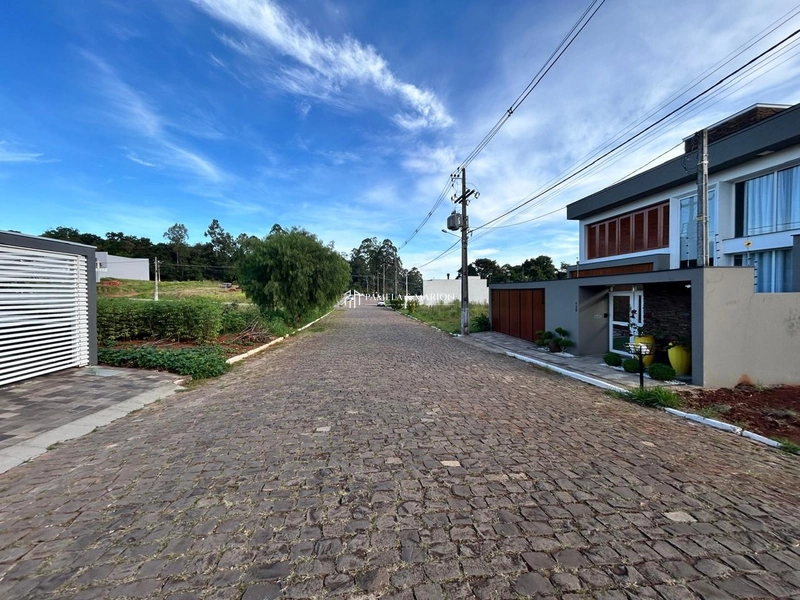 TERRENO: 2ª foto da galeria de imagens do imóvel