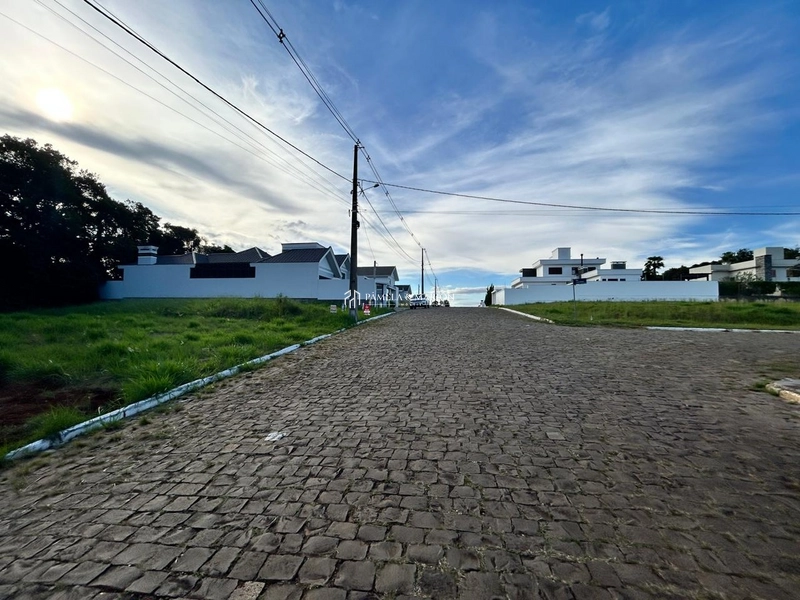 TERRENO: 3ª foto da galeria de imagens do imóvel