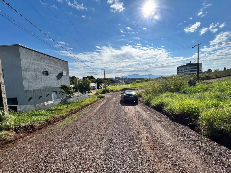 TERRENO: 3ª foto da galeria de imagens do imóvel